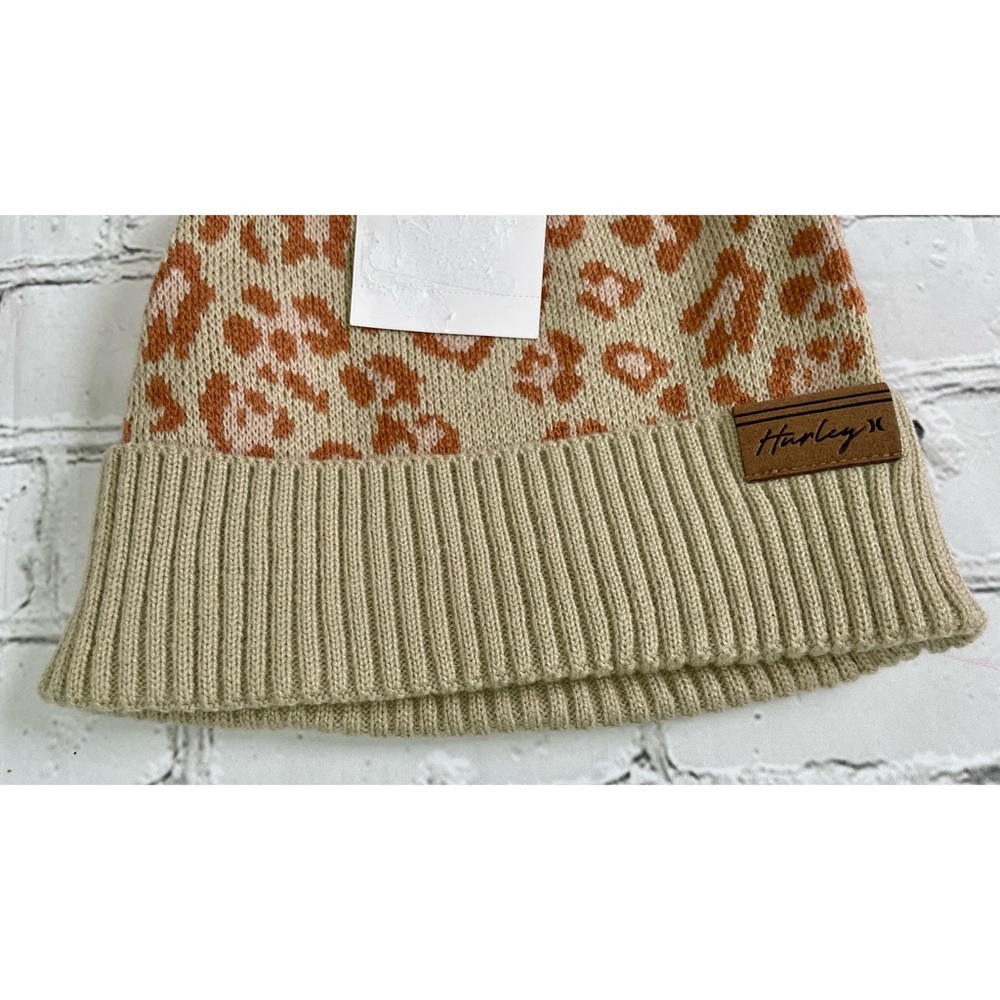 Hurley Vermont Pom Beanie NWT! - Picture 7 of 10